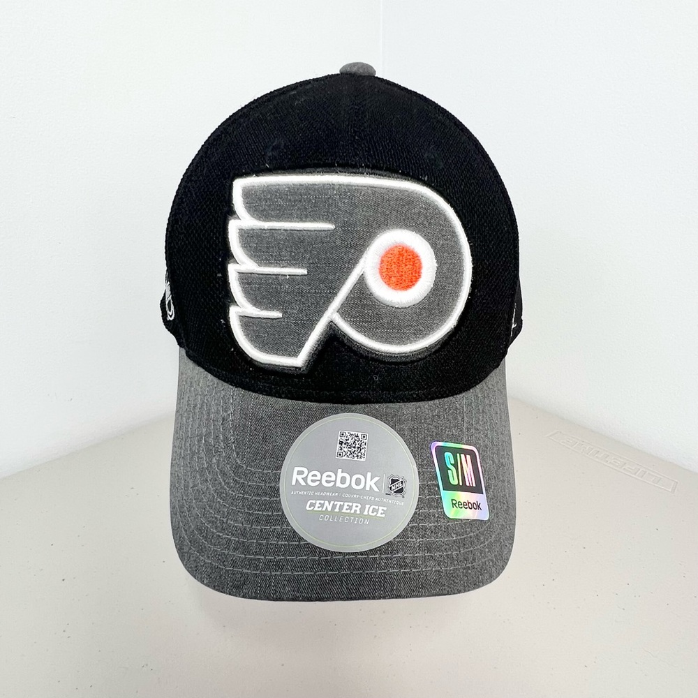 NWT Reebok Center Ice Philadelphia Flyers Ice Hockey Flex Fit Hat S/M